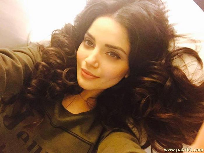 Armeena Rana Khan -Pakistani Female Fashion Model