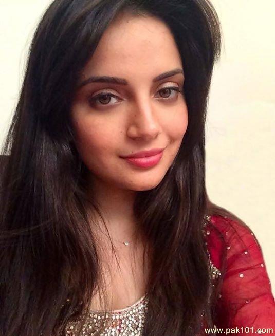 Armeena Rana Khan -Pakistani Female Fashion Model