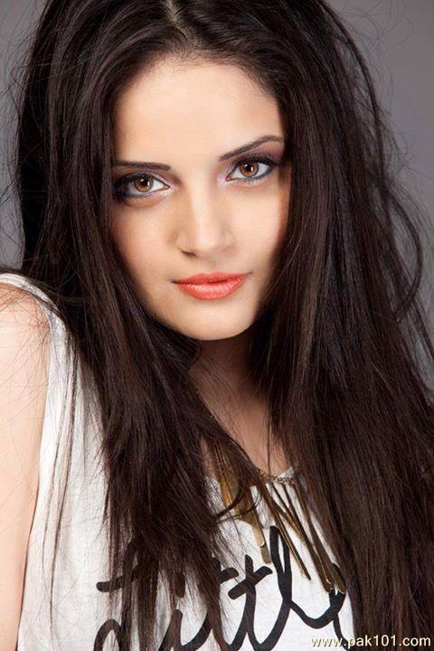 Armeena Rana Khan -Pakistani Female Fashion Model