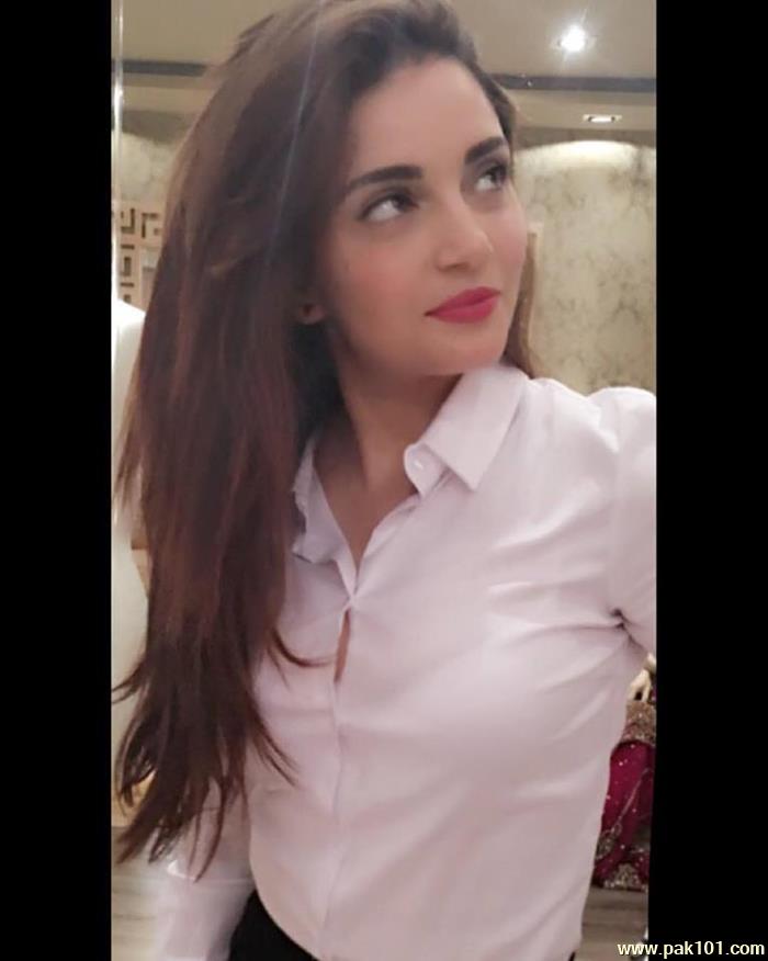 Armeena Rana Khan -Pakistani Female Fashion Model
