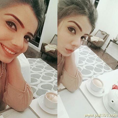 Fabiha Sheerazi -Pakistani Female Fashion Model And Host Celebrity