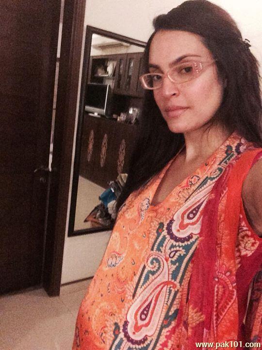 Nadia Hussain -Pakistan Female Fashion Model Celebrity