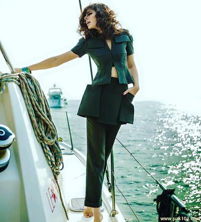Nargis Fakhri -Pakistani Female Fashion Model Celebrity