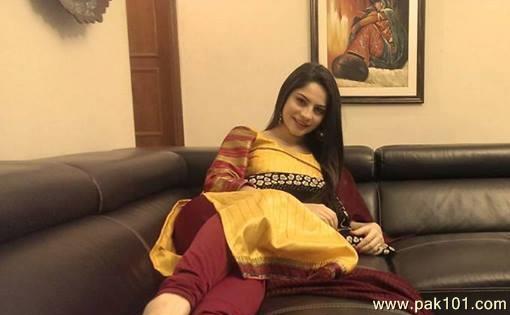Neelam Muneer -Pakistani Female Fashion Model Celebrity