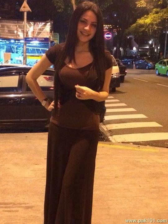 Neelam Muneer -Pakistani Female Fashion Model Celebrity