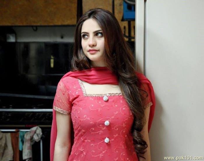 Neelam Muneer -Pakistani Female Fashion Model Celebrity