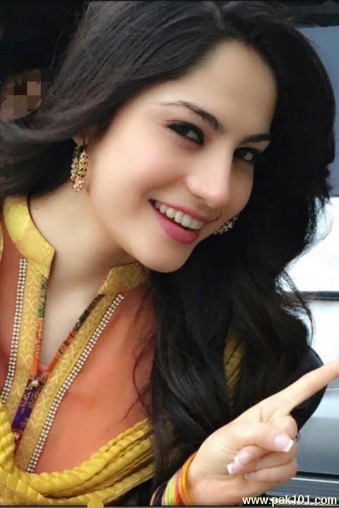 Neelam Muneer -Pakistani Female Fashion Model Celebrity