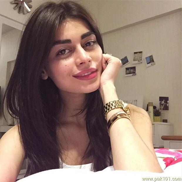 Sadaf Kanwal -Pakistani Female Fashion Model Celebrity