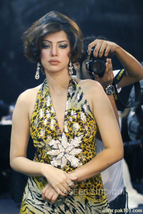 Saima Azhar -Pakistani Female Fashion Model Celebrity