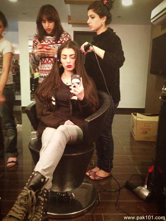 Zara Peerzada -Pakistani Female Fashion Model Celebrity