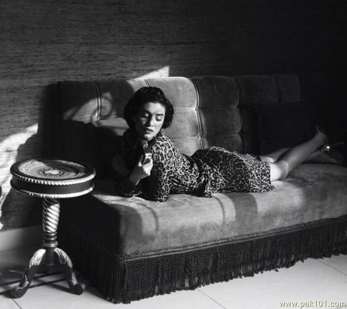 Zara Peerzada -Pakistani Female Fashion Model Celebrity