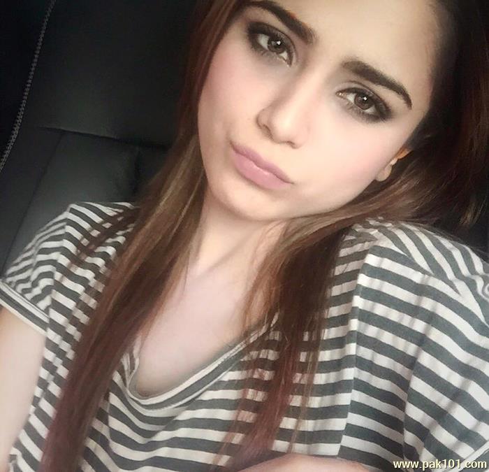 Aima Baig -Pakistani Female Singer And Host Celebrity