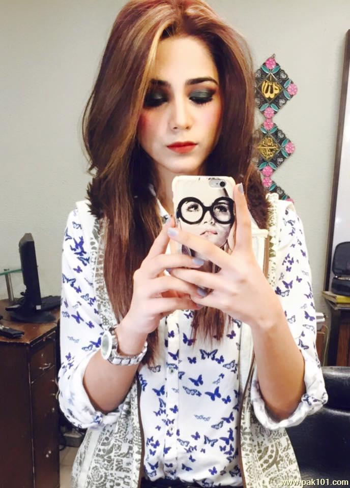 Aima Baig -Pakistani Female Singer And Host Celebrity