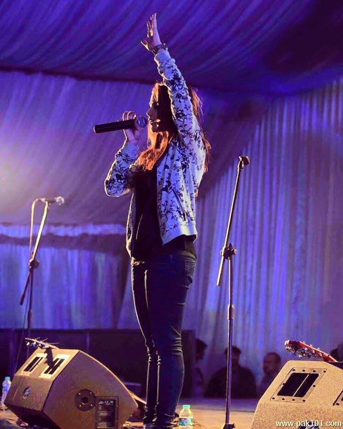 Aima Baig -Pakistani Female Singer And Host Celebrity