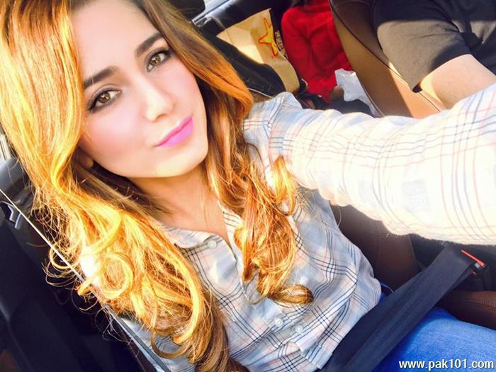 Aima Baig -Pakistani Female Singer And Host Celebrity