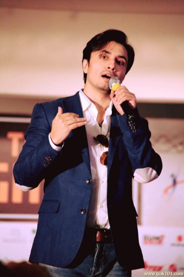 gallery-singers-ali-zafar-ali-zafar-pakistani-male-fashion-model