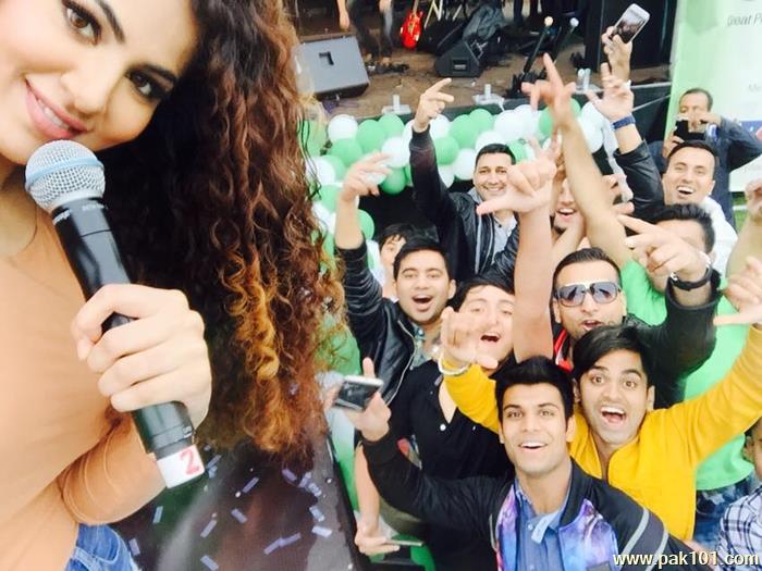 Annie Khalid -Pakistani Female Singer Celebrity