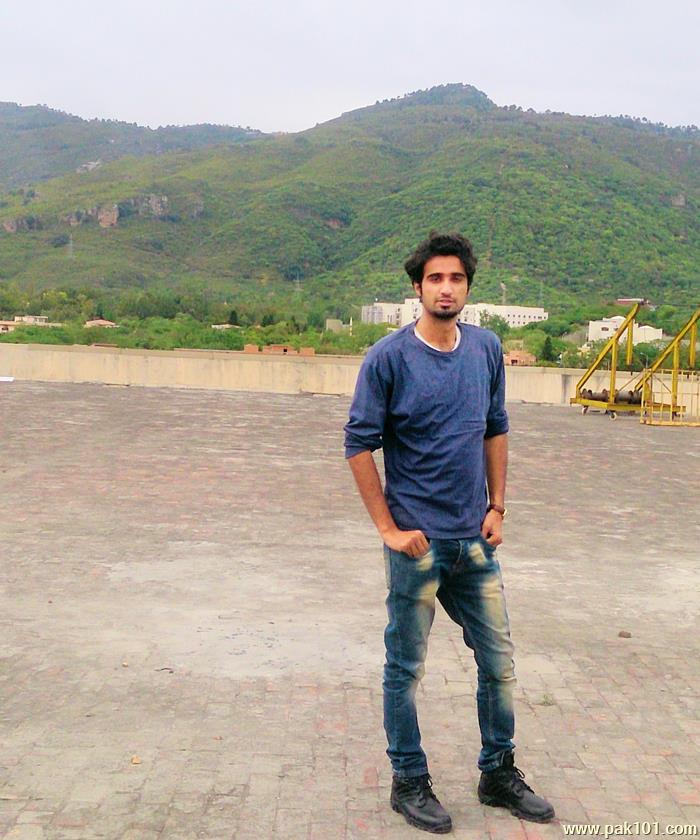 Asmaar Peerzada - Pakistani Singer Celebrity