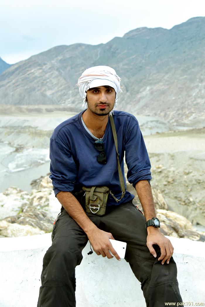 Asmaar Peerzada - Pakistani Singer Celebrity