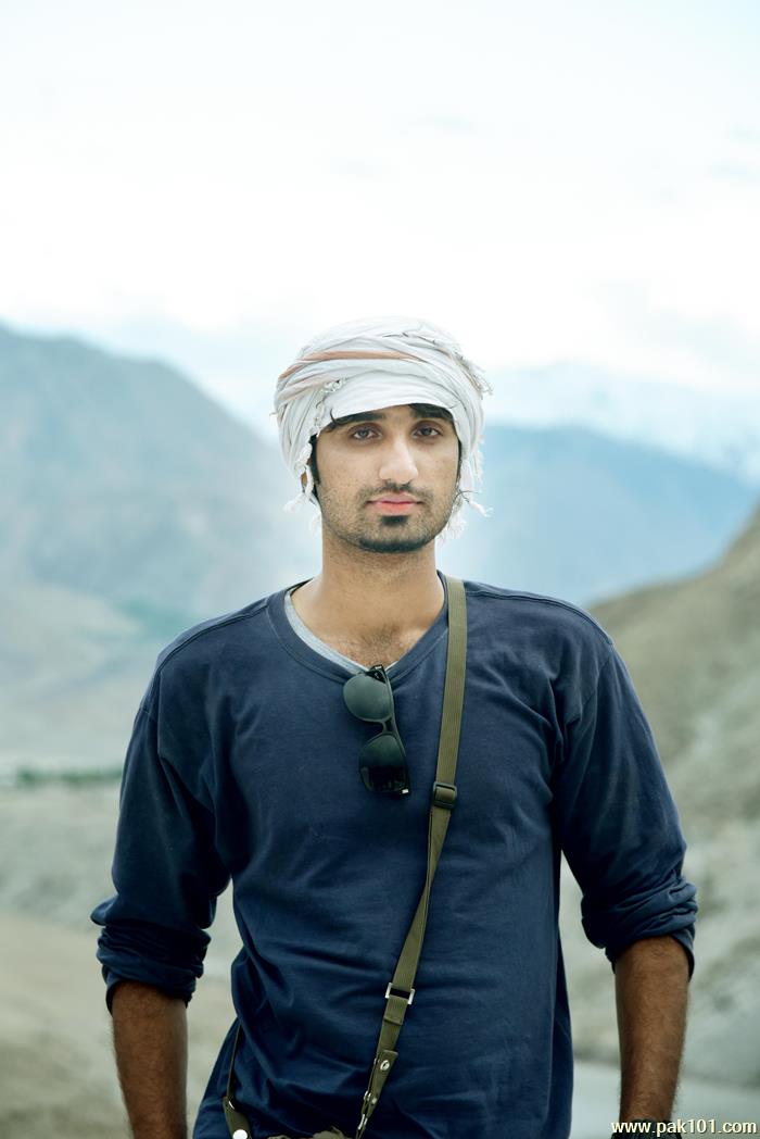 Asmaar Peerzada - Pakistani Singer Celebrity