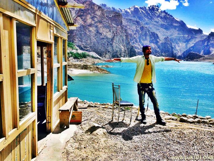 Asmaar Peerzada - Pakistani Singer Celebrity