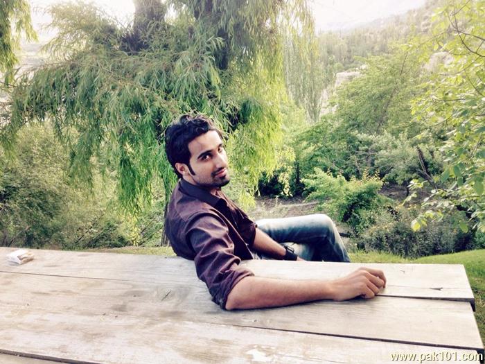 Asmaar Peerzada - Pakistani Singer Celebrity