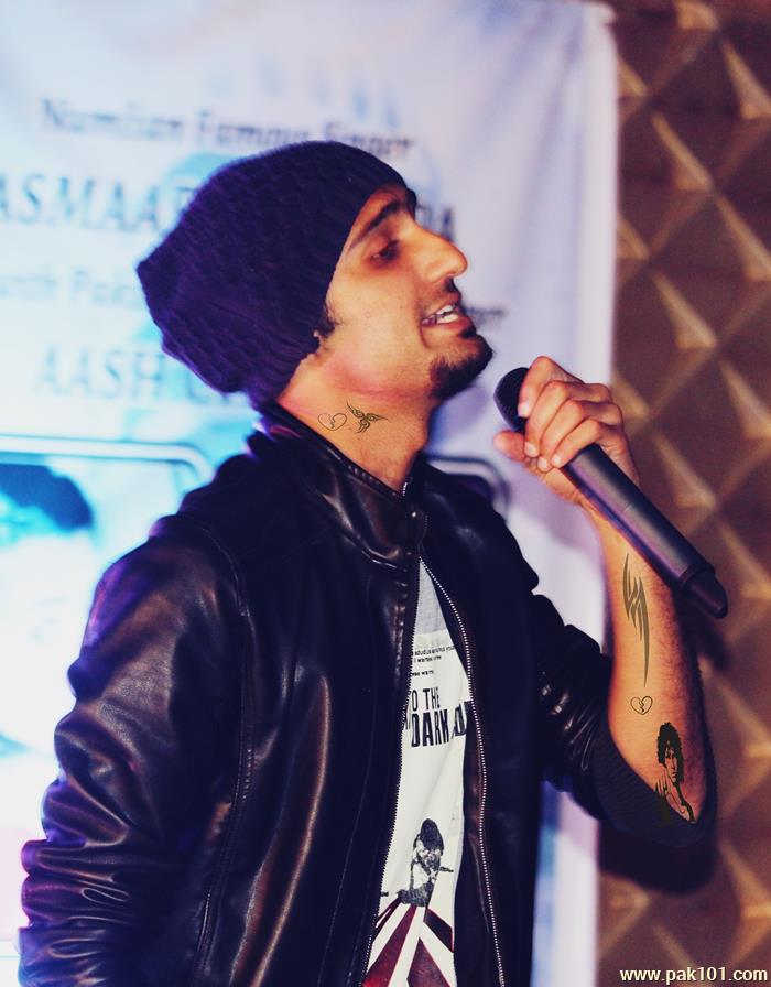 Asmaar Peerzada - Pakistani Singer Celebrity