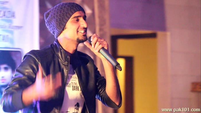 Asmaar Peerzada - Pakistani Singer Celebrity