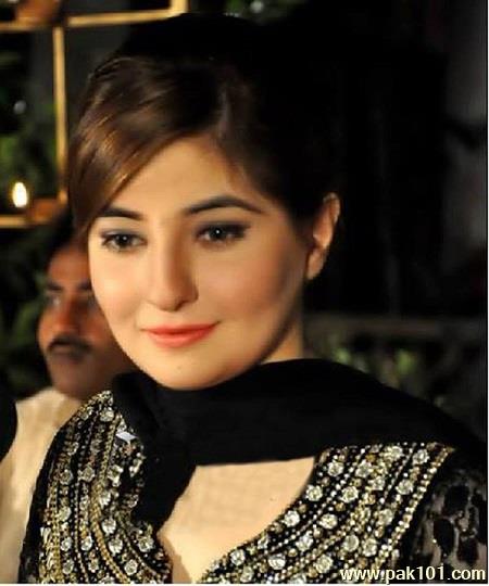 Gul Panra- Pakistani Female Singer Celebrity