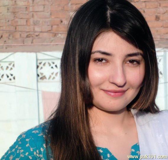 Gul Panra- Pakistani Female Singer Celebrity