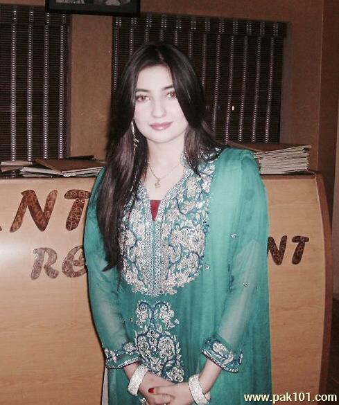 Gul Panra- Pakistani Female Singer Celebrity