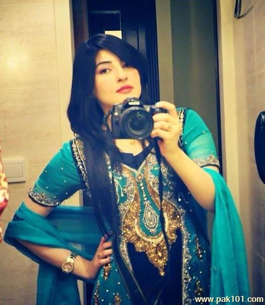 Gul Panra- Pakistani Female Singer Celebrity