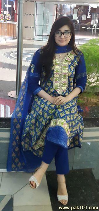 Gul Panra- Pakistani Female Singer Celebrity