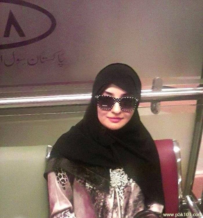 Gul Panra- Pakistani Female Singer Celebrity
