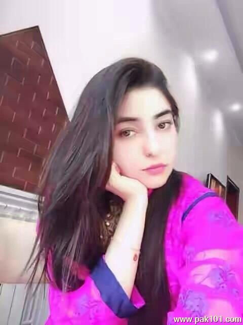 Gul Panra- Pakistani Female Singer Celebrity