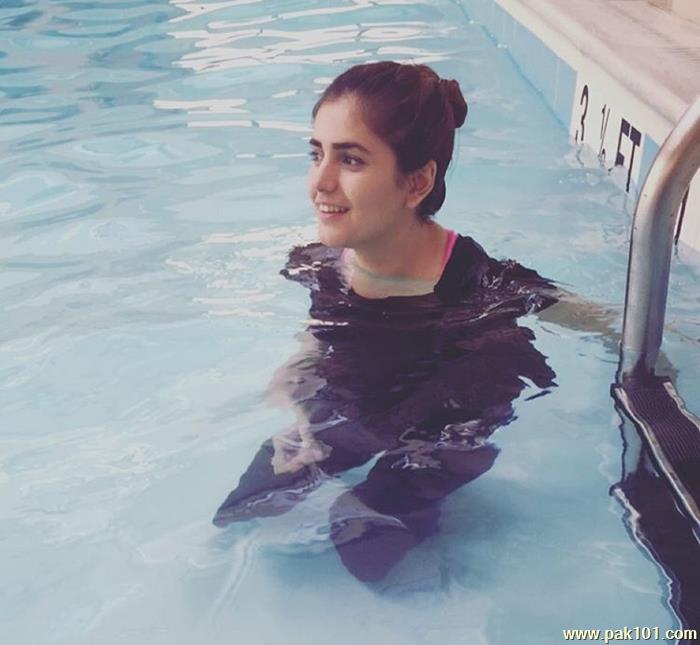 Momina Mustehsan -Pakistani Female Singer And Musician Celebrity