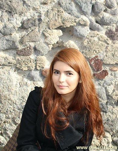 Momina Mustehsan -Pakistani Female Singer And Musician Celebrity