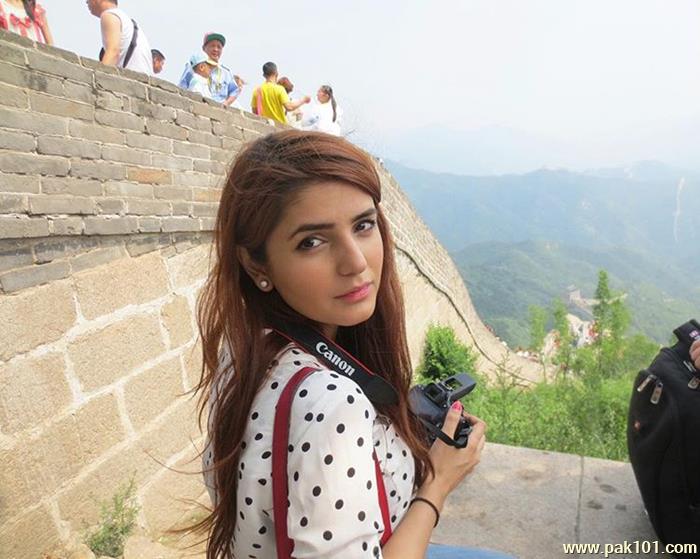 Momina Mustehsan -Pakistani Female Singer And Musician Celebrity