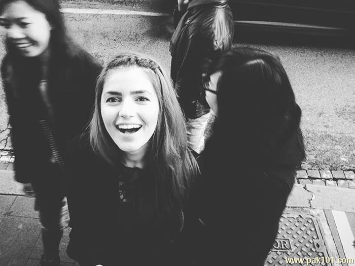 Momina Mustehsan -Pakistani Female Singer And Musician Celebrity