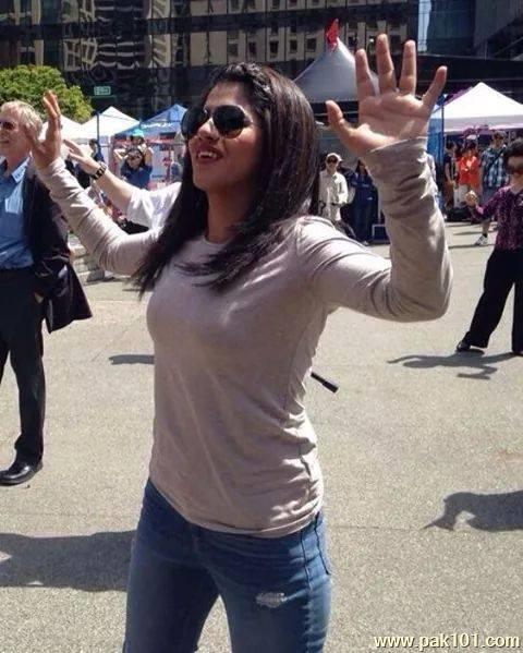 Qurat-ul-Ain Balouch- Pakistani Female Singer Celebrity