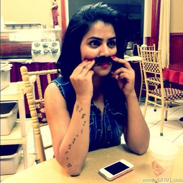 Qurat-ul-Ain Balouch- Pakistani Female Singer Celebrity