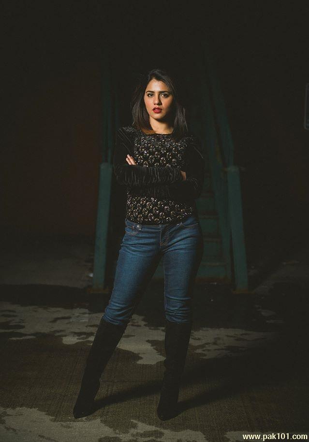 Qurat-ul-Ain Balouch- Pakistani Female Singer Celebrity