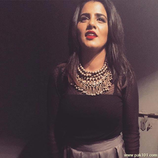 Qurat-ul-Ain Balouch- Pakistani Female Singer Celebrity