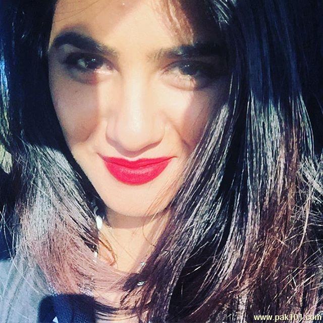 Qurat-ul-Ain Balouch- Pakistani Female Singer Celebrity