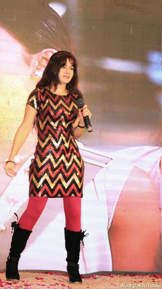 Rabi Peerzada -Pakistani Female Singer Celebrity