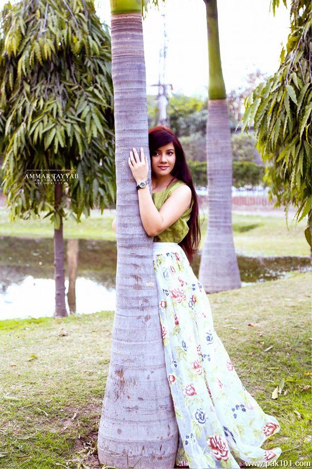 Rabi Peerzada -Pakistani Female Singer Celebrity