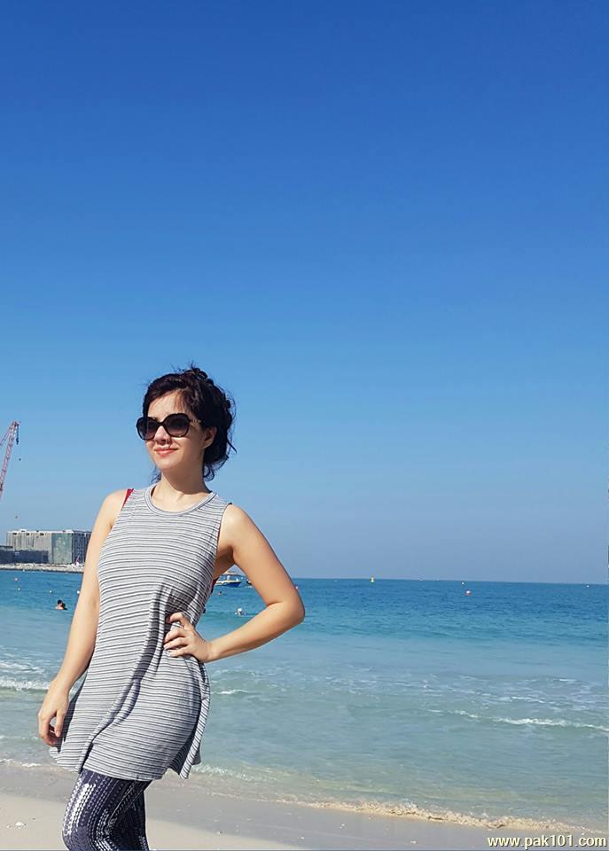 Rabi Peerzada -Pakistani Female Singer Celebrity