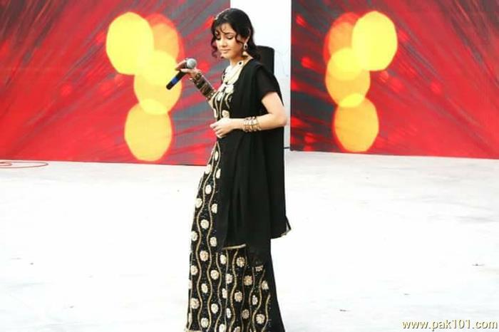 Rabi Peerzada -Pakistani Female Singer Celebrity