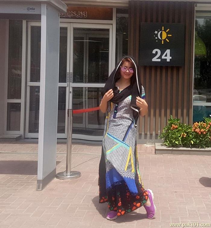 Rabi Peerzada -Pakistani Female Singer Celebrity