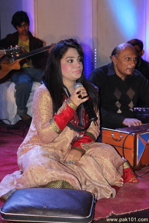 Sanam Marvi -Pakistani Female Singer Celebrity